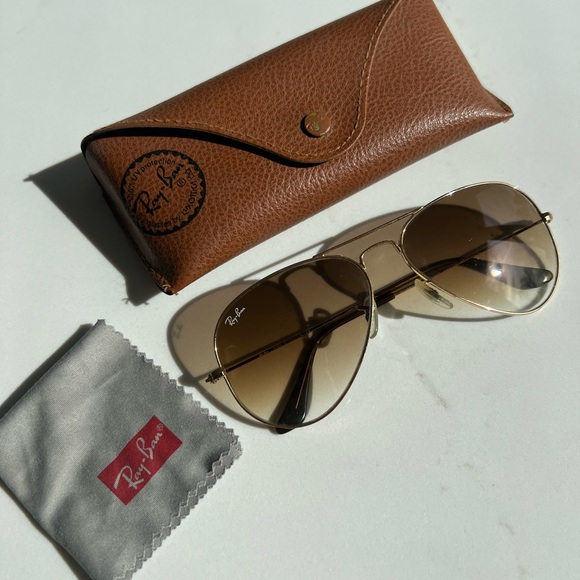 Ray-ban Aviator Sunglasses - Picture 6 of 7